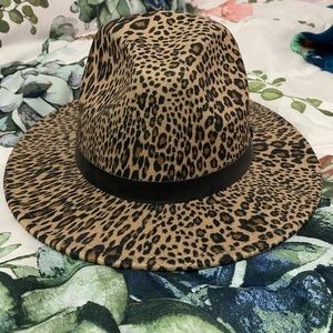 Women’s Cheetah Hat